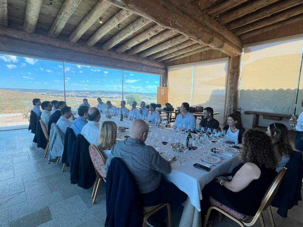 Comida de socios y Direcciones Territoriales de RUIZ RE en Bodegas Valduero